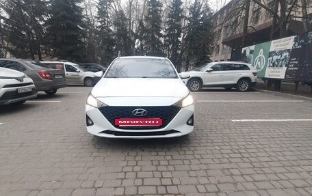 Hyundai Solaris II рестайлинг, 2020 год, 955 000 рублей, 5 фотография
