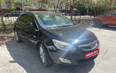 Opel Astra J, 2010 год, 800 000 рублей, 1 фотография