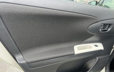 Toyota Wish II, 2011 год, 860 333 рублей, 21 фотография