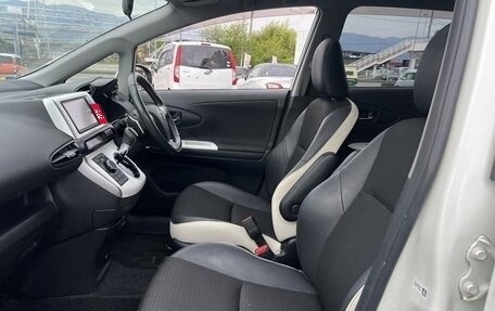 Toyota Wish II, 2011 год, 860 333 рублей, 11 фотография