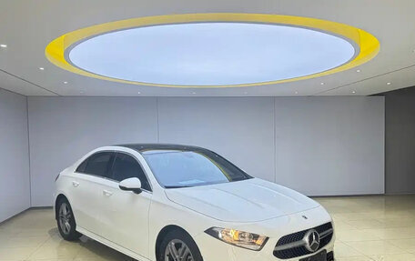 Mercedes-Benz A-Класс, 2023 год, 2 100 000 рублей, 3 фотография