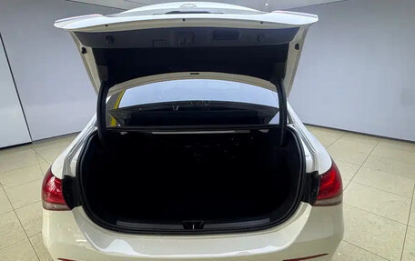 Mercedes-Benz A-Класс, 2023 год, 2 100 000 рублей, 17 фотография