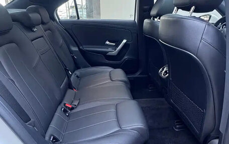 Mercedes-Benz A-Класс, 2023 год, 2 100 000 рублей, 20 фотография