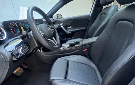 Mercedes-Benz A-Класс, 2023 год, 2 100 000 рублей, 24 фотография