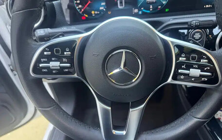 Mercedes-Benz A-Класс, 2023 год, 2 100 000 рублей, 26 фотография