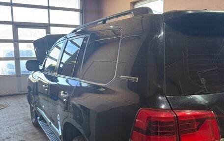 Toyota Land Cruiser 200, 2019 год, 3 600 000 рублей, 10 фотография