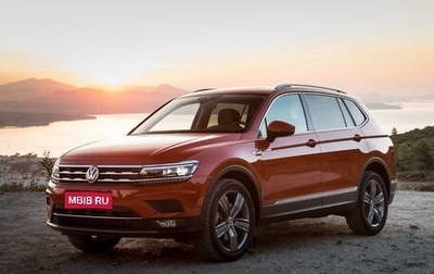 Volkswagen Tiguan II, 2018 год, 2 700 000 рублей, 1 фотография