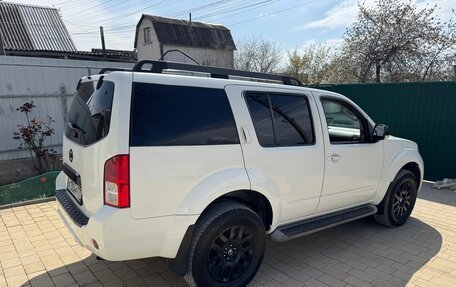 Nissan Pathfinder, 2011 год, 1 780 000 рублей, 25 фотография