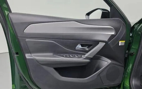 Peugeot 308, 2023 год, 1 700 000 рублей, 10 фотография