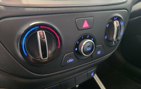 Hyundai Solaris II рестайлинг, 2017 год, 999 000 рублей, 9 фотография