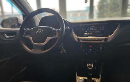 Hyundai Solaris II рестайлинг, 2017 год, 999 000 рублей, 15 фотография