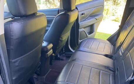 Mitsubishi Outlander III рестайлинг 3, 2017 год, 2 200 000 рублей, 15 фотография