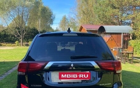 Mitsubishi Outlander III рестайлинг 3, 2017 год, 2 200 000 рублей, 12 фотография