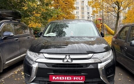Mitsubishi Outlander III рестайлинг 3, 2017 год, 2 200 000 рублей, 17 фотография