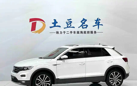 Volkswagen T-Roc I, 2022 год, 1 860 000 рублей, 1 фотография