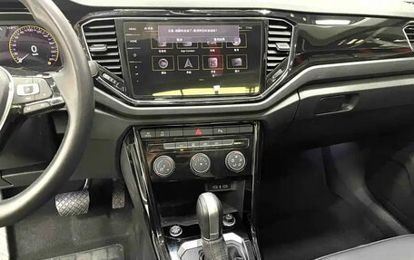 Volkswagen T-Roc I, 2022 год, 1 860 000 рублей, 12 фотография