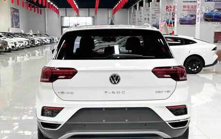 Volkswagen T-Roc I, 2022 год, 1 860 000 рублей, 5 фотография