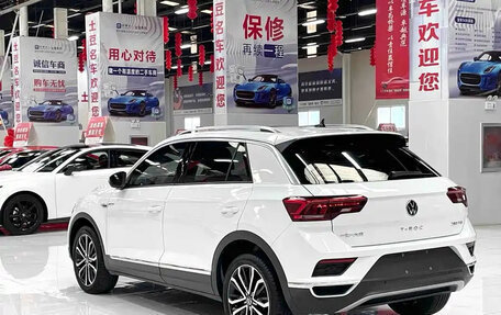 Volkswagen T-Roc I, 2022 год, 1 860 000 рублей, 6 фотография