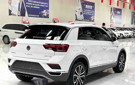 Volkswagen T-Roc I, 2022 год, 1 860 000 рублей, 4 фотография
