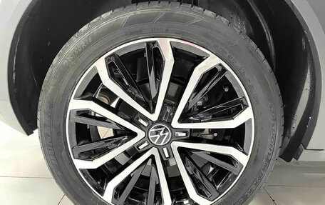 Volkswagen T-Roc I, 2022 год, 1 860 000 рублей, 13 фотография