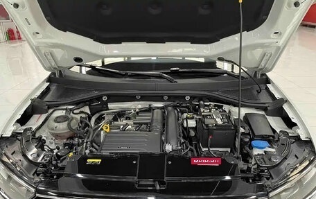 Volkswagen T-Roc I, 2022 год, 1 860 000 рублей, 16 фотография