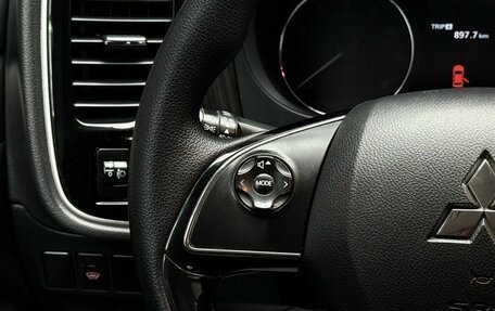 Mitsubishi Outlander III рестайлинг 3, 2016 год, 1 949 000 рублей, 19 фотография