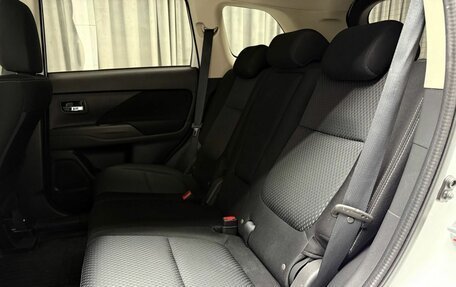 Mitsubishi Outlander III рестайлинг 3, 2016 год, 1 949 000 рублей, 29 фотография