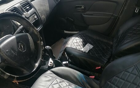 Renault Logan II, 2017 год, 200 000 рублей, 4 фотография