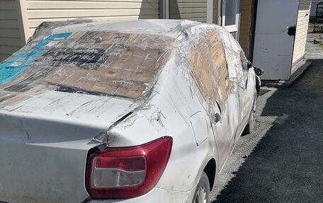 Renault Logan II, 2017 год, 200 000 рублей, 14 фотография