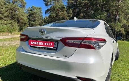 Toyota Camry, 2021 год, 4 270 000 рублей, 9 фотография