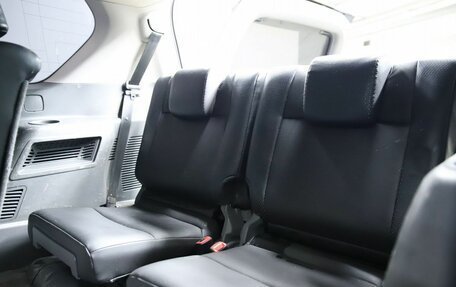 Toyota Land Cruiser Prado 150 рестайлинг 2, 2011 год, 2 290 000 рублей, 13 фотография