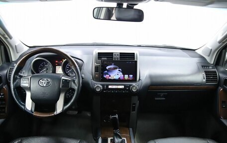 Toyota Land Cruiser Prado 150 рестайлинг 2, 2011 год, 2 290 000 рублей, 14 фотография
