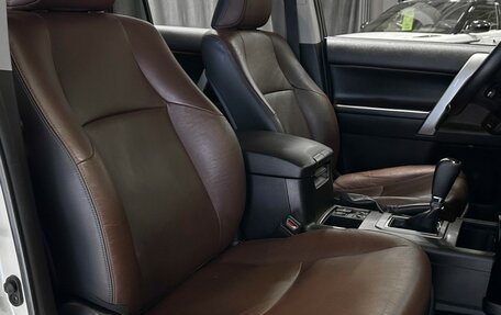 Toyota Land Cruiser Prado 150 рестайлинг 2, 2016 год, 3 967 000 рублей, 12 фотография