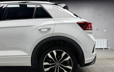 Volkswagen T-Roc I, 2022 год, 1 931 000 рублей, 9 фотография