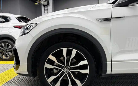 Volkswagen T-Roc I, 2022 год, 1 931 000 рублей, 8 фотография