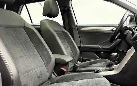 Volkswagen T-Roc I, 2022 год, 1 931 000 рублей, 13 фотография