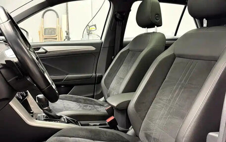 Volkswagen T-Roc I, 2022 год, 1 931 000 рублей, 15 фотография