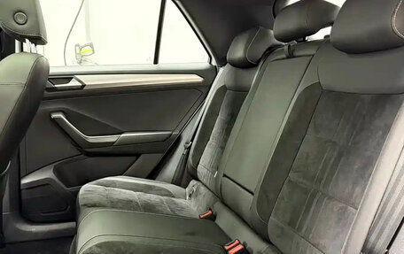 Volkswagen T-Roc I, 2022 год, 1 931 000 рублей, 12 фотография