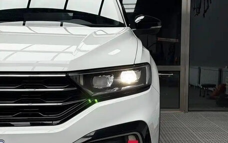 Volkswagen T-Roc I, 2022 год, 1 931 000 рублей, 7 фотография