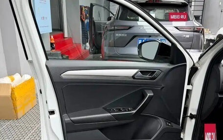 Volkswagen T-Roc I, 2022 год, 1 931 000 рублей, 11 фотография