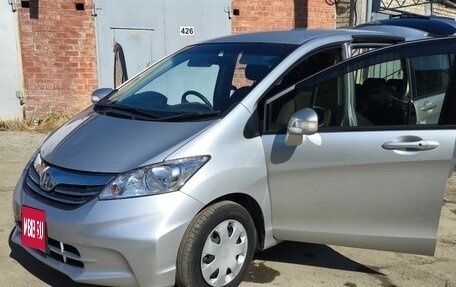 Honda Freed I, 2012 год, 1 430 000 рублей, 2 фотография