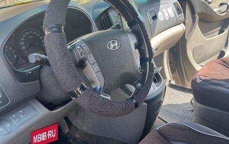 Hyundai H-1 II рестайлинг, 2011 год, 800 000 рублей, 6 фотография