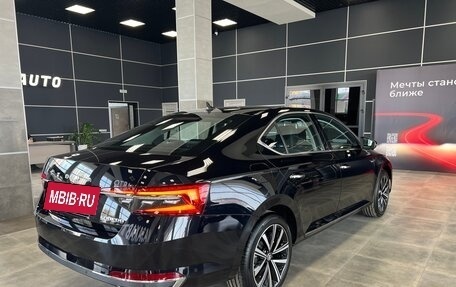 Skoda Superb III рестайлинг, 2025 год, 3 050 000 рублей, 8 фотография