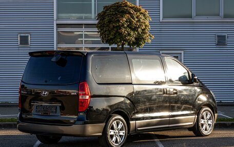 Hyundai Grand Starex Grand Starex I рестайлинг 2, 2014 год, 1 895 000 рублей, 6 фотография