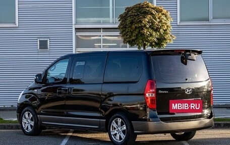 Hyundai Grand Starex Grand Starex I рестайлинг 2, 2014 год, 1 895 000 рублей, 4 фотография