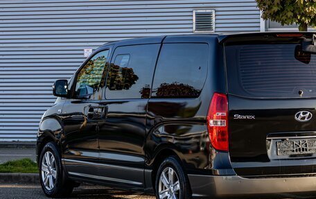 Hyundai Grand Starex Grand Starex I рестайлинг 2, 2014 год, 1 895 000 рублей, 9 фотография
