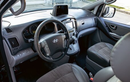 Hyundai Grand Starex Grand Starex I рестайлинг 2, 2014 год, 1 895 000 рублей, 13 фотография