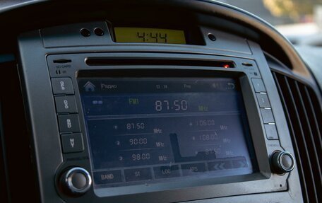 Hyundai Grand Starex Grand Starex I рестайлинг 2, 2014 год, 1 895 000 рублей, 14 фотография