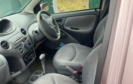 Toyota Vitz, 2000 год, 300 000 рублей, 9 фотография