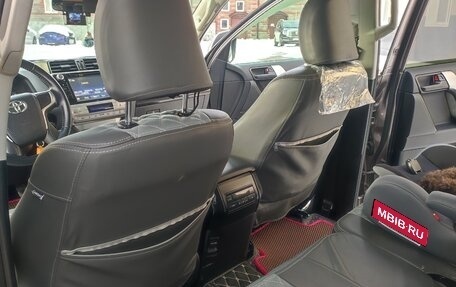 Toyota Land Cruiser Prado 150 рестайлинг 2, 2019 год, 5 200 000 рублей, 8 фотография